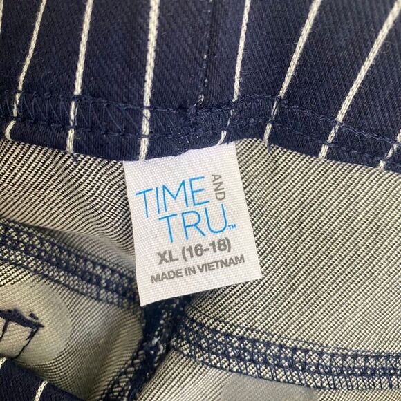 Women’s Striped Denim Skinny Fitted Stretch Capri Pants Size XL Navy New - Picture 4 of 16